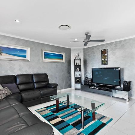 White Crest Apartments Hervey Bay Bagian luar foto