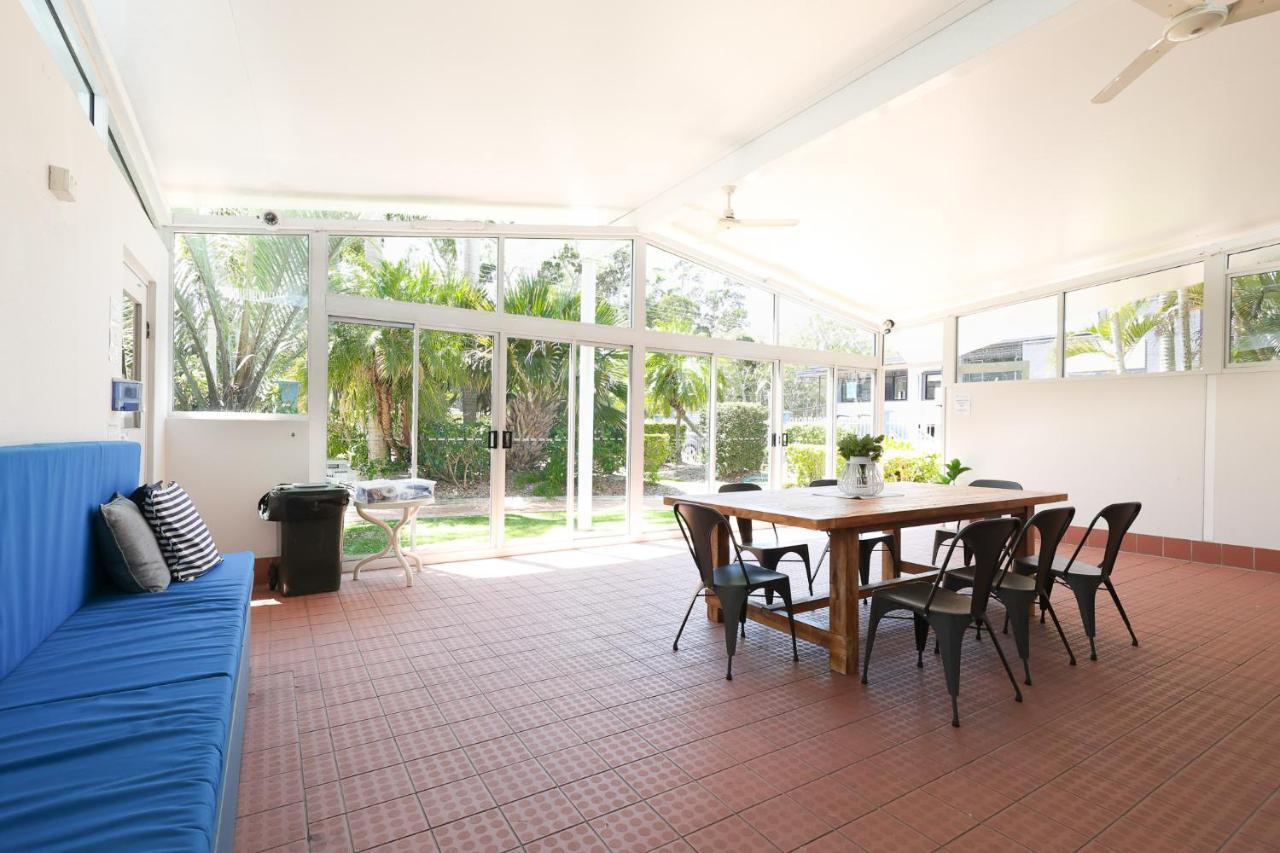 White Crest Apartments Hervey Bay Bagian luar foto