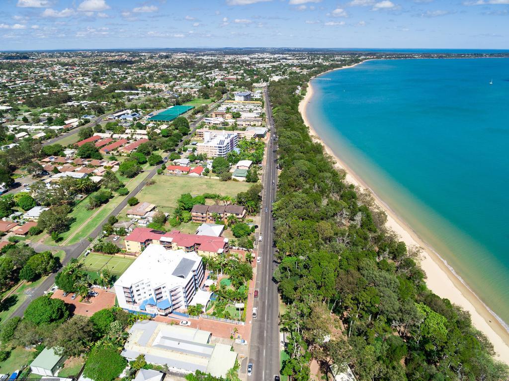 White Crest Apartments Hervey Bay Bagian luar foto